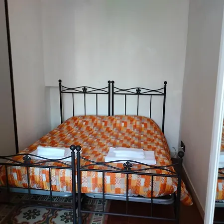 Alojamento de Acomodação e Pequeno-almoço Tucci 3*